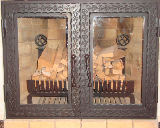 Каминная дверь с покрытием под бронзу фото в Санкт-Петербурге